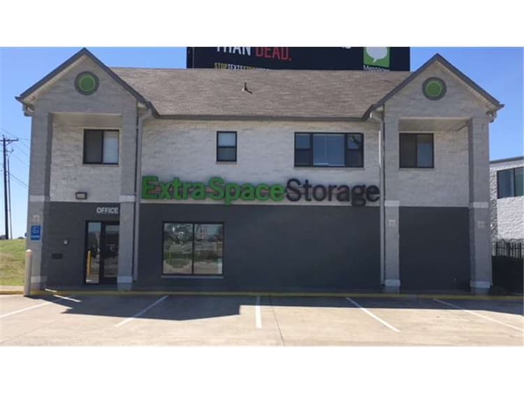 Storage Units in Grand Prairie at 2255 N Hwy 360 Extra Space Storage