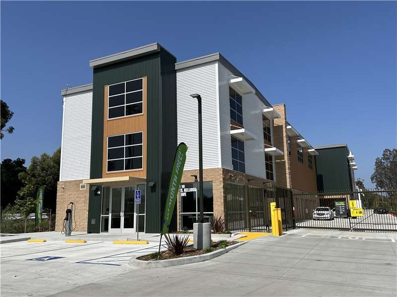 Extra Space Storage facility on 10 S Kellogg Ave - Goleta, CA