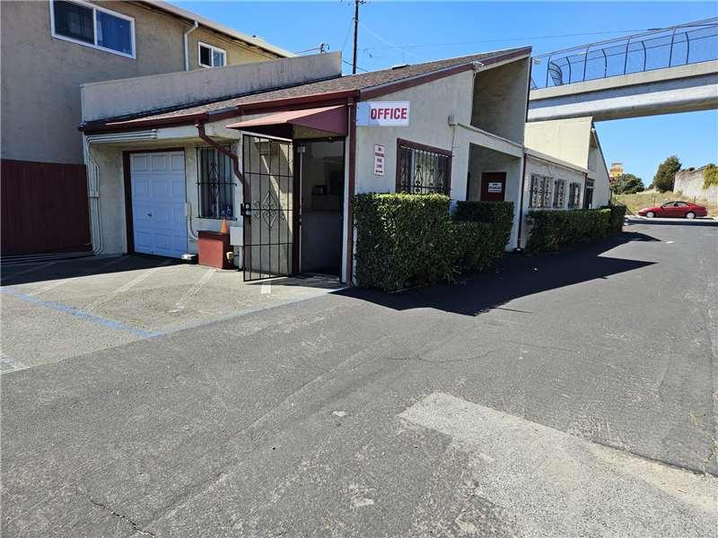 Extra Space Storage facility on 5310 Riverside Ave - San Pablo, CA