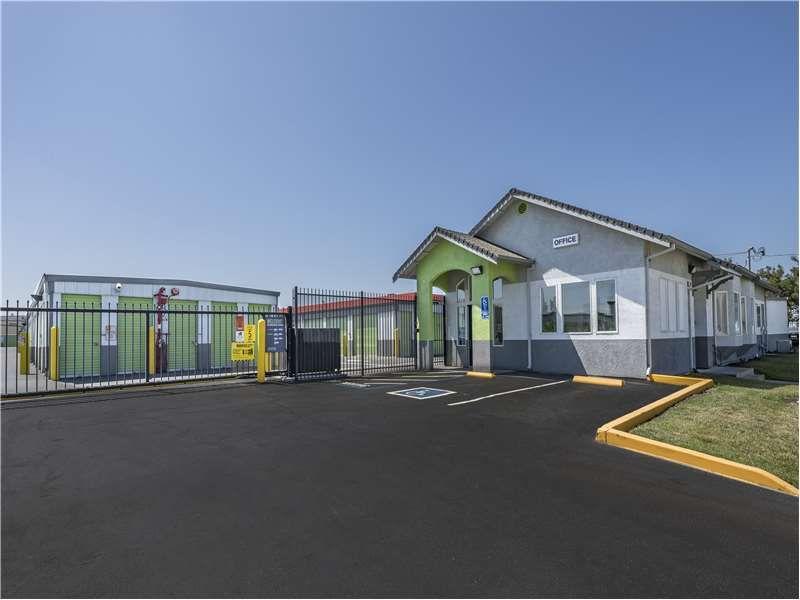 Extra Space Storage facility on 2300 Grant Ave - San Lorenzo, CA