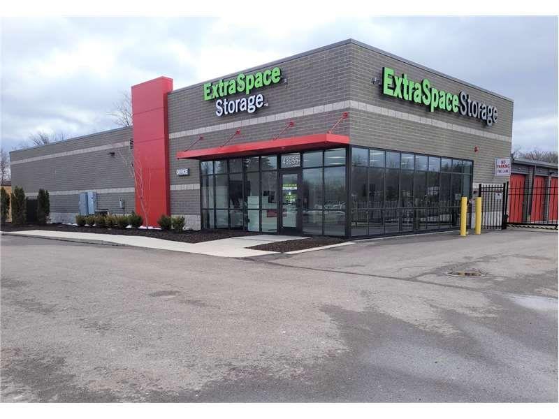 Extra Space Storage facility on 43955 Michigan Ave - Canton, MI