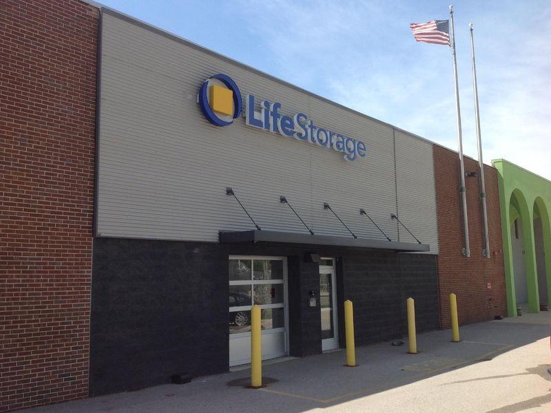 Extra Space Storage facility on 10300 Watson Rd - St Louis, MO