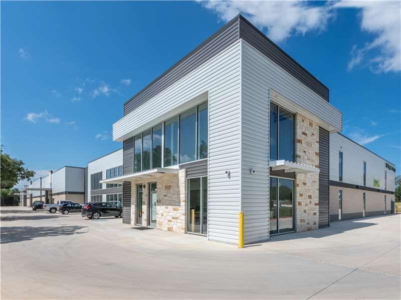 Extra Space Storage facility on 14051 W US-290 - Austin, TX