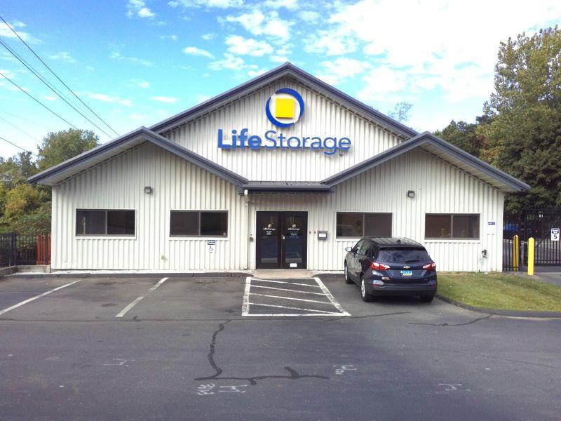 Extra Space Storage facility on 433 Lakewood Rd - Waterbury, CT