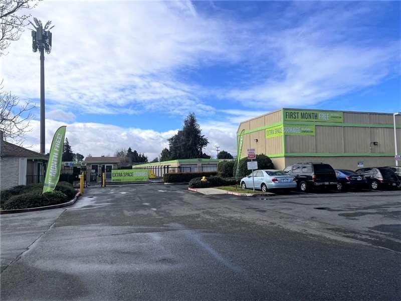 Extra Space Storage facility on 38491 Fremont Blvd - Fremont, CA