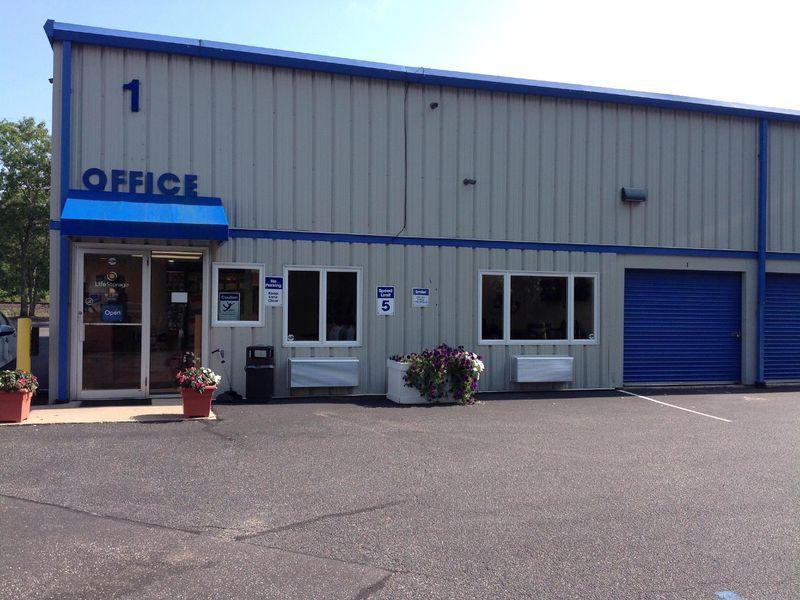 Extra Space Storage facility on 173 W Montauk Hwy - Hampton Bays, NY