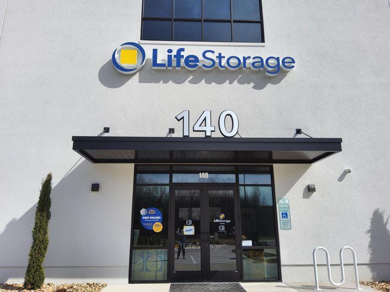 Extra Space Storage facility on 140 Ebert Ln - Mooresville, NC