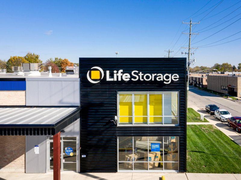 Extra Space Storage facility on 405 Shawmut Ave - La Grange, IL