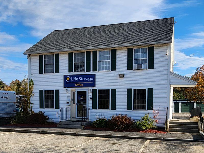 Extra Space Storage facility on 11 Integra Dr - Concord, NH