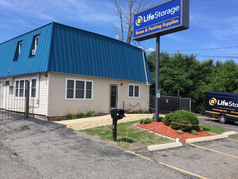 Extra Space Storage facility on 114 Pleasant Valley St - Methuen, MA