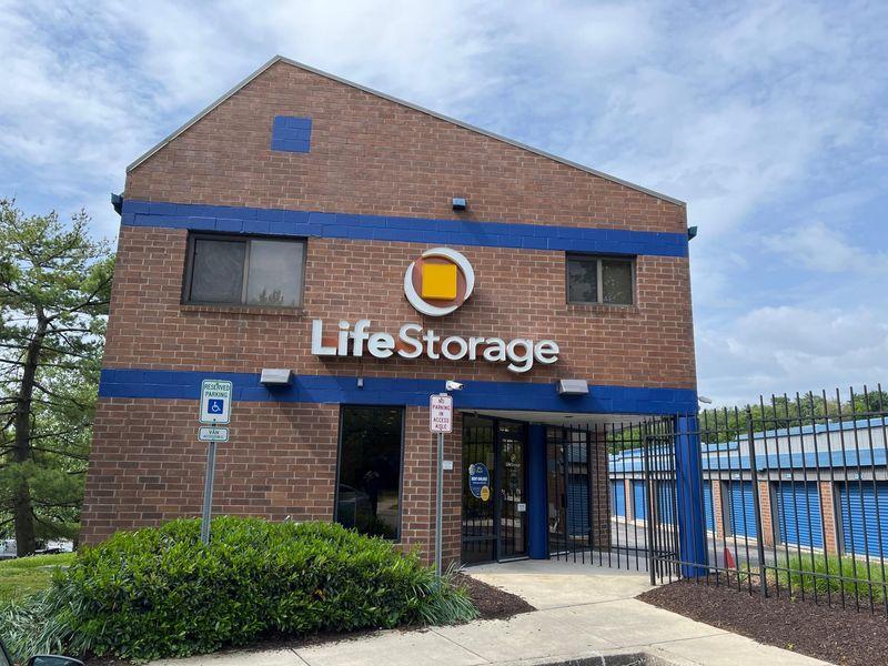 Extra Space Storage facility on 25 Fontana Ln - Rosedale, MD