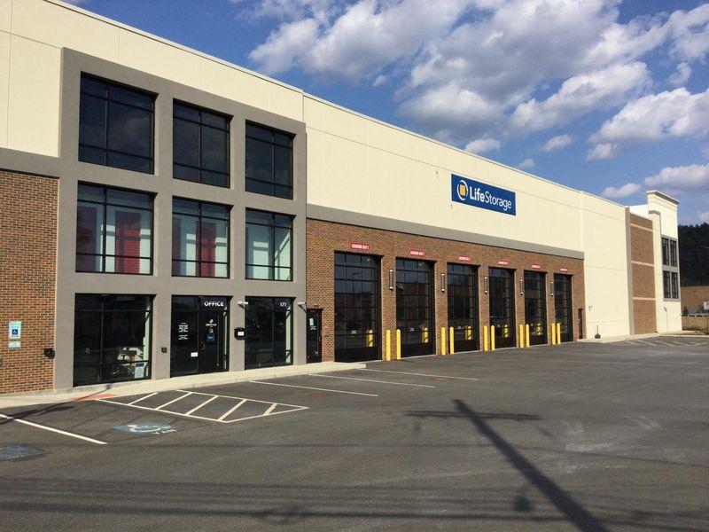 Extra Space Storage facility on 171 Bear Hill Rd - Waltham, MA