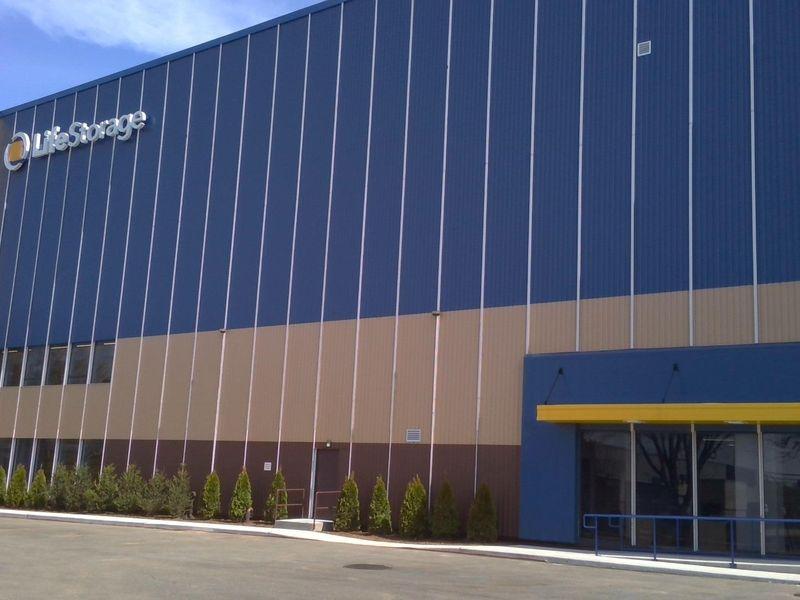 Extra Space Storage facility on 1640 Hempstead Tpke - East Meadow, NY