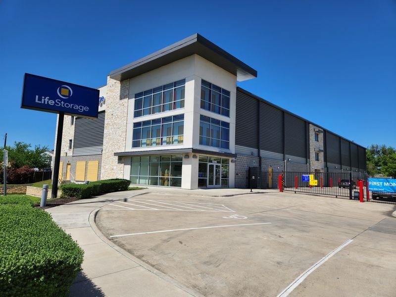 Extra Space Storage facility on 9206 Anderson Mill Rd - Austin, TX