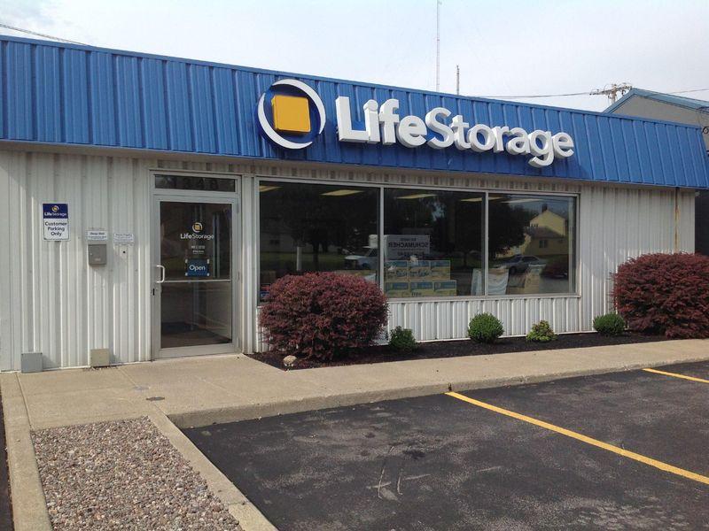 Extra Space Storage facility on 1348 Ridge Rd - Lackawanna, NY