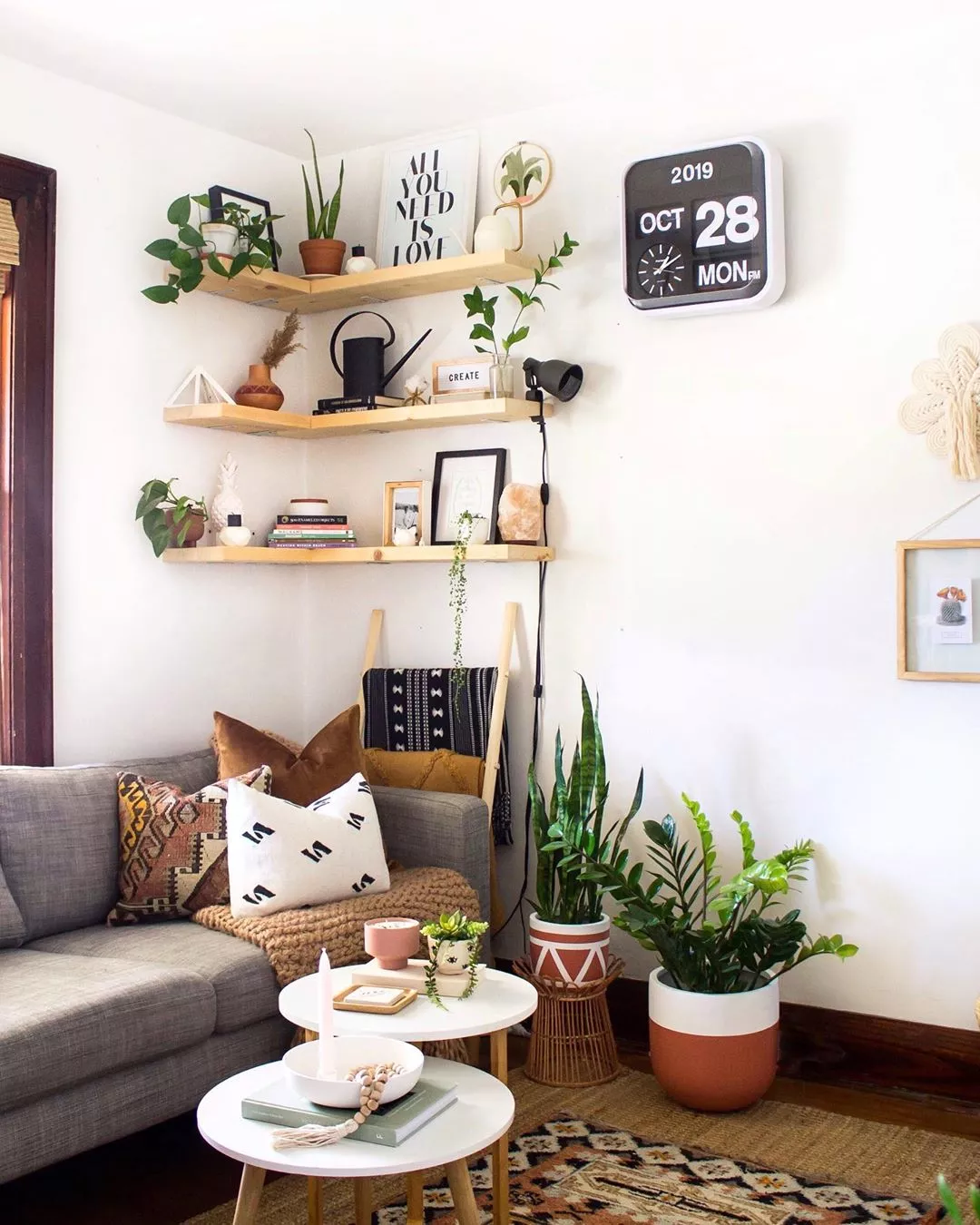 Organizing My Apartment {5 Rules For A Small Living Room} - Small