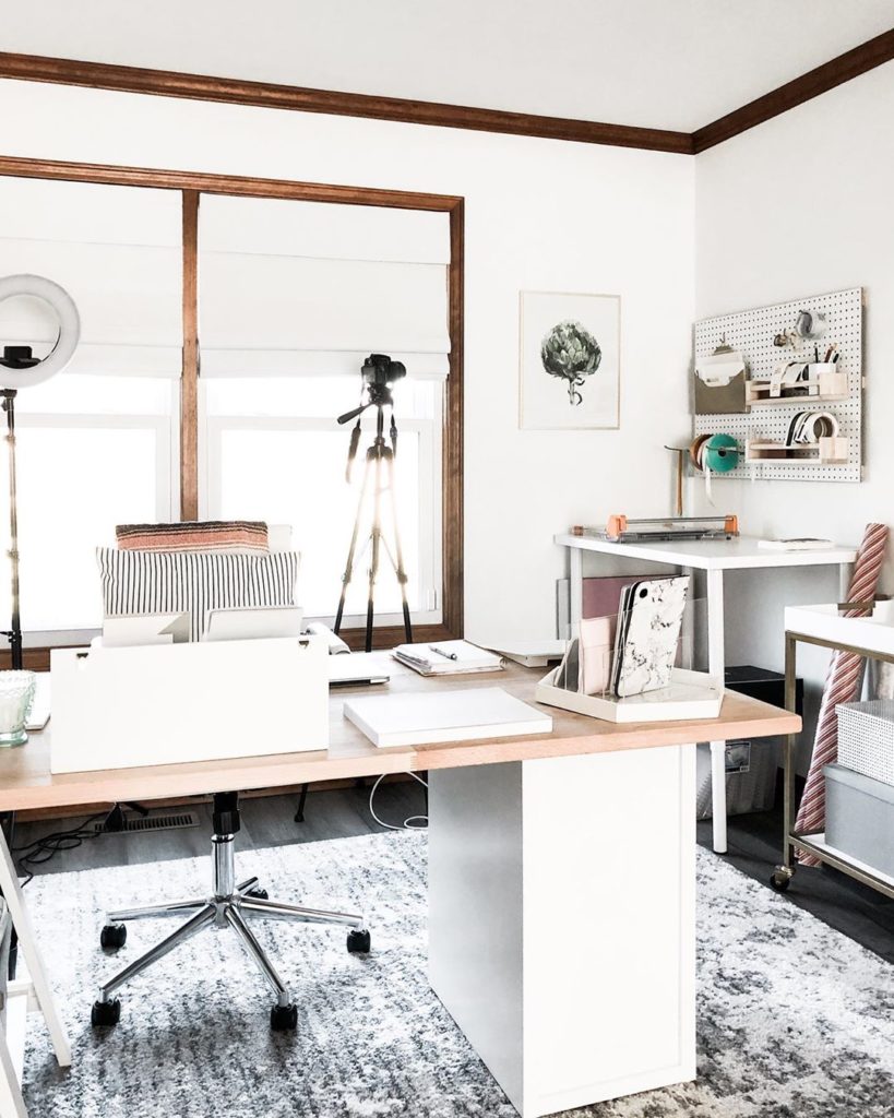 13 Home Office Ideas for Running a Business from Home | Extra Space Storage