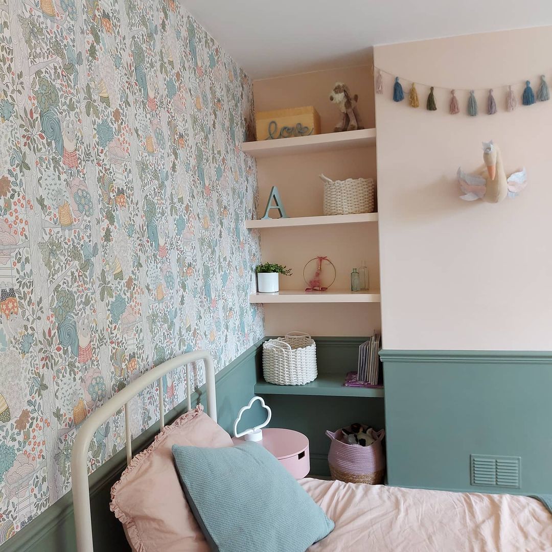 How to Organize a Small Bedroom - tips and hacks! - Six Clever Sisters