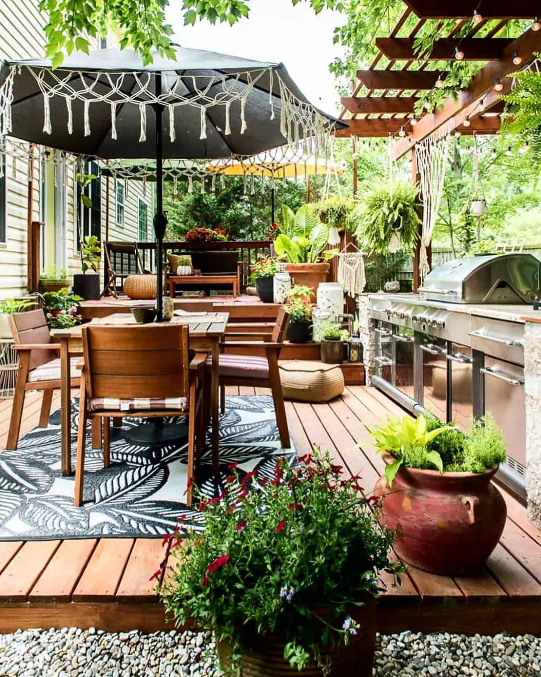 Creating a Functional and Fabulous Outdoor Kitchen for
