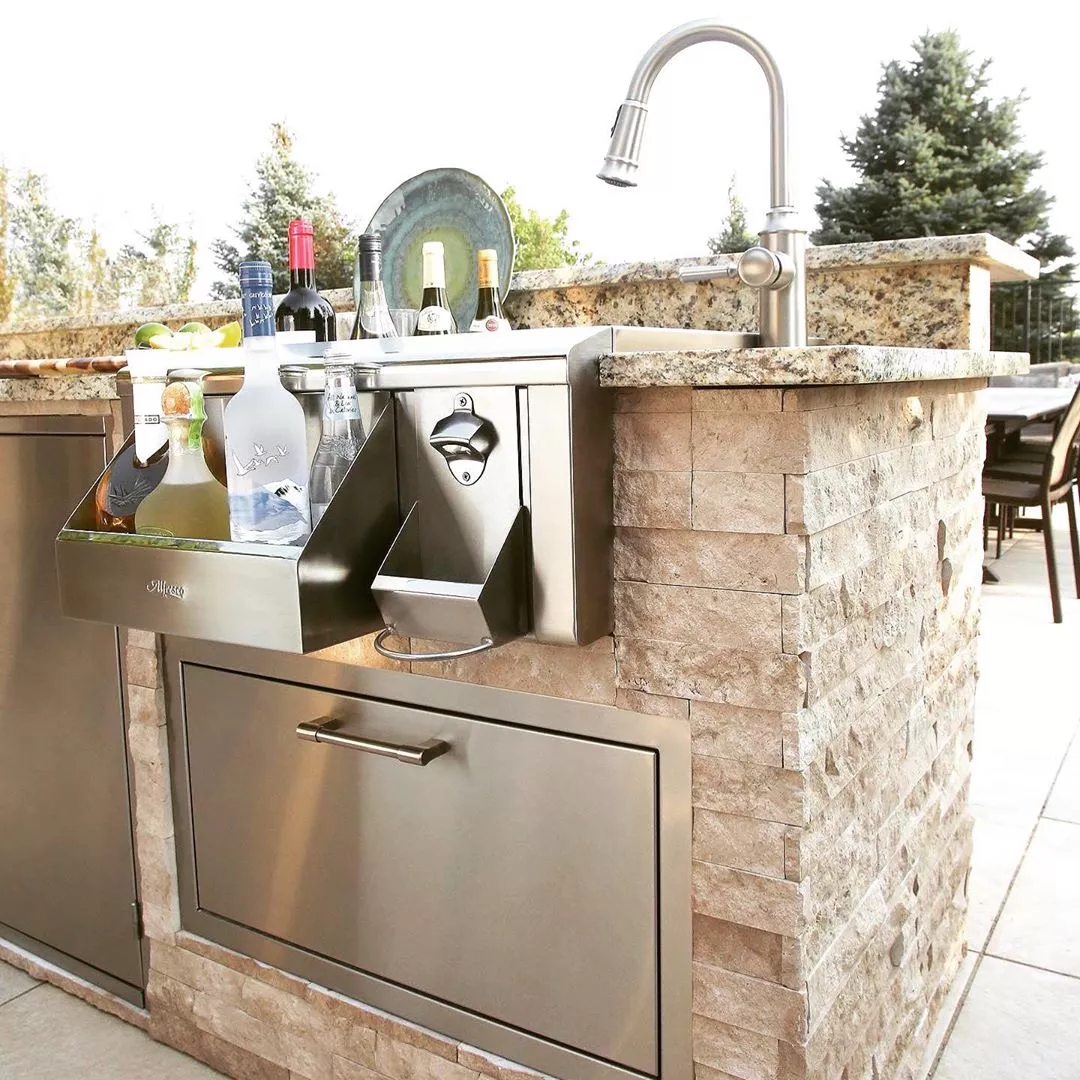 Outdoor Kitchen Accessories: 25 Cool Ideas for Your Grill & Bar Island