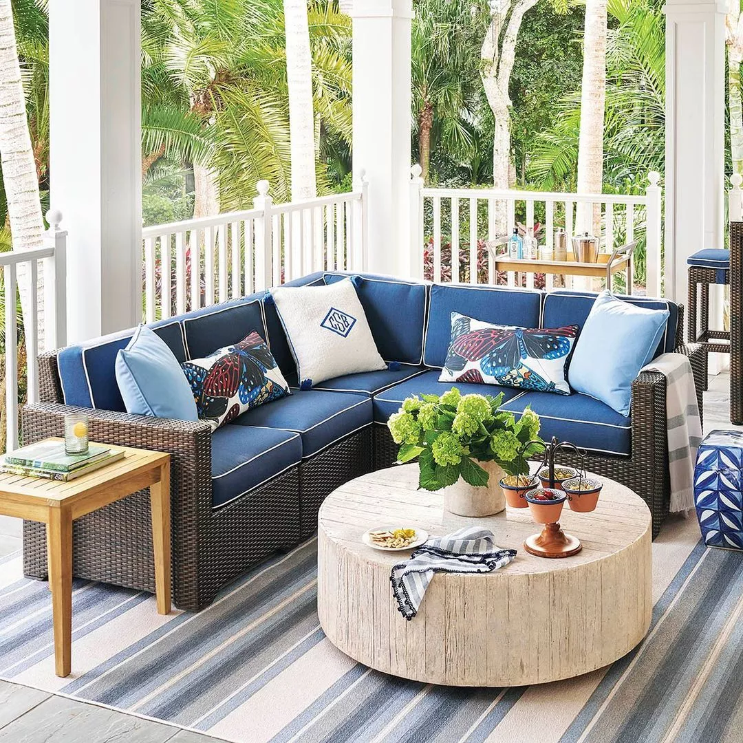 https://www.extraspace.com/blog/wp-content/uploads/2018/03/ideas-for-small-outdoor-living-spaces-add-a-pop-of-color.jpeg.webp