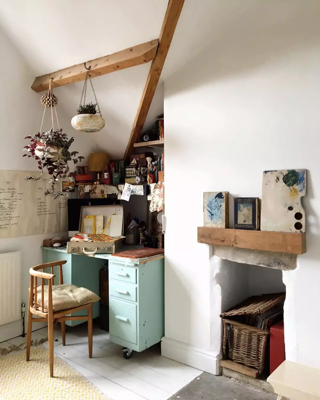 https://www.extraspace.com/blog/wp-content/uploads/2018/06/diy-designing-home-art-studio-where-to-set-up-attic.jpg.webp