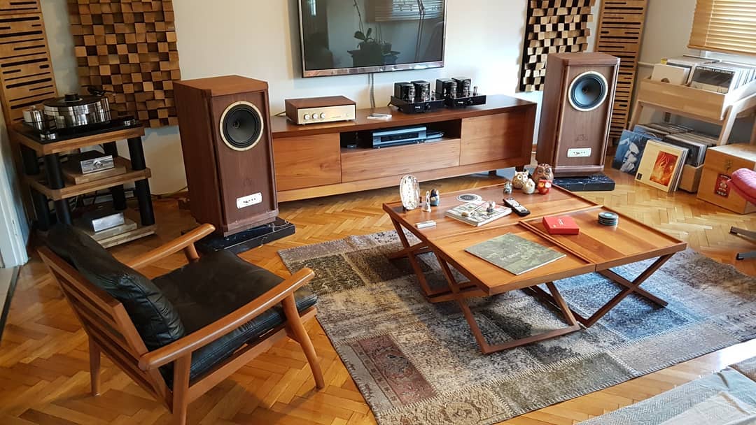 How to Transform a Spare Room into a Home Music Studio | Extra Space Storage