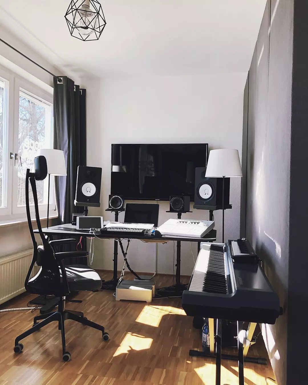 How to Transform a Spare Room into a Home Music Studio | Extra Space Storage