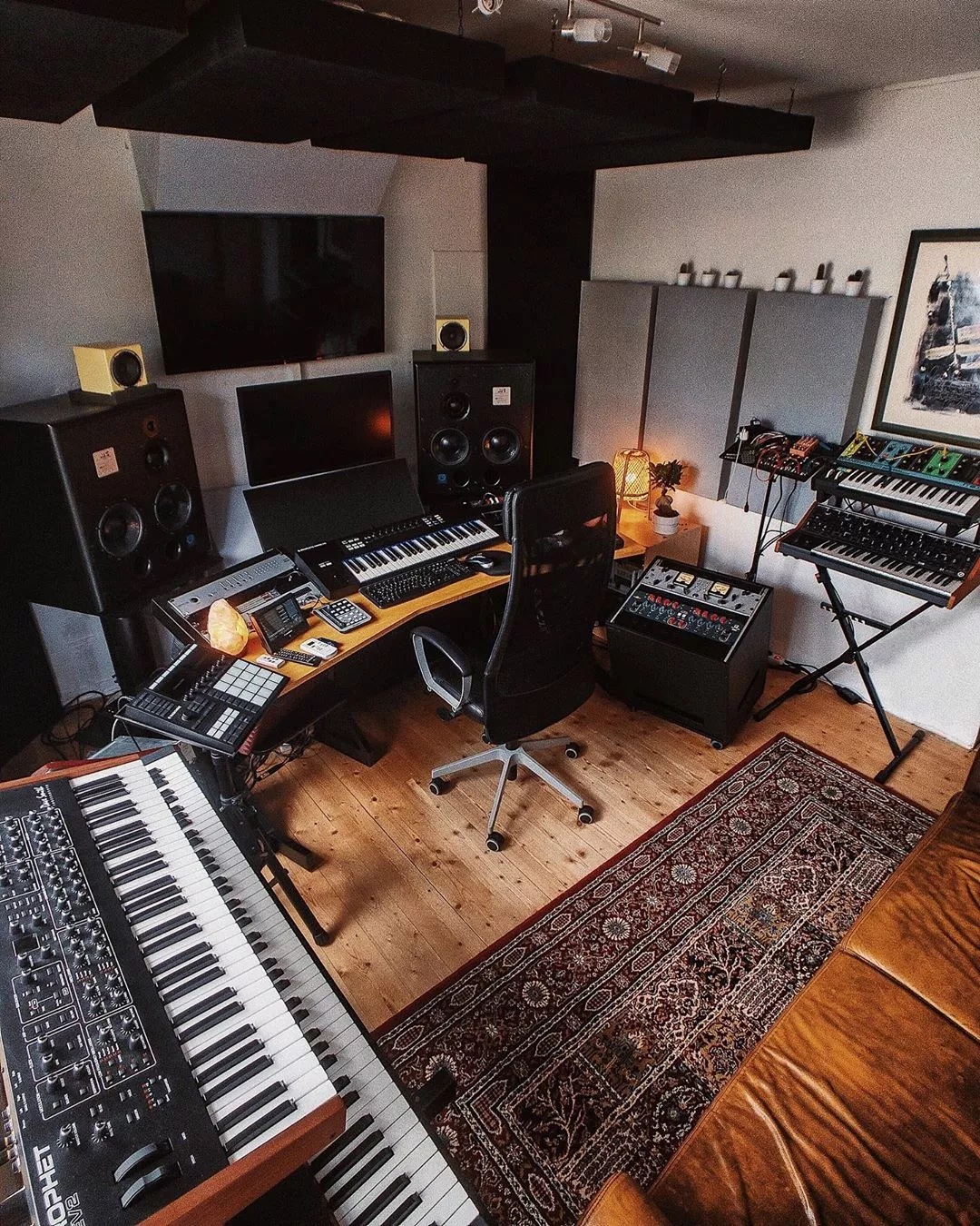 How to Transform a Spare Room into a Home Music Studio