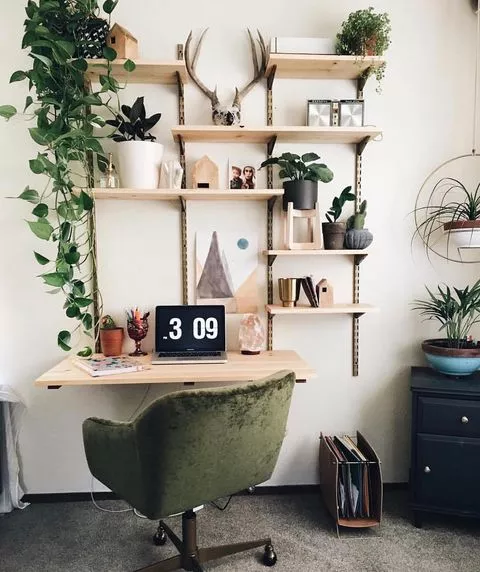 How to Work From a Studio Apartment: 10 Tips for Success | Extra Space  Storage