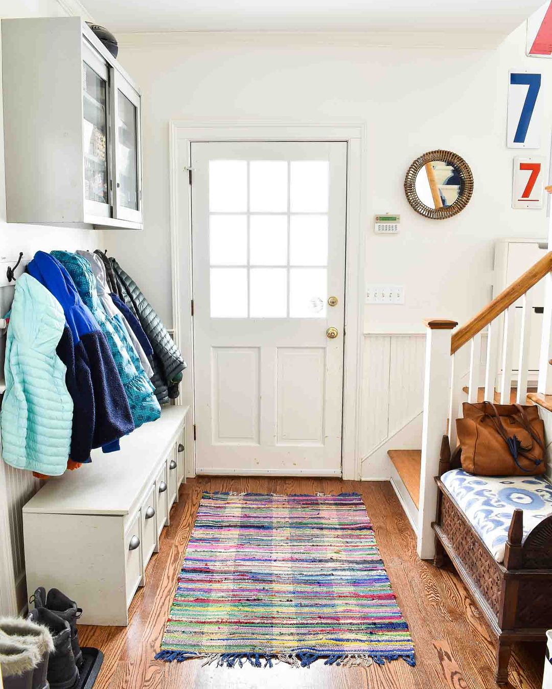 https://www.extraspace.com/blog/wp-content/uploads/2018/10/create-in-entryway-mudroom-ideas.jpg