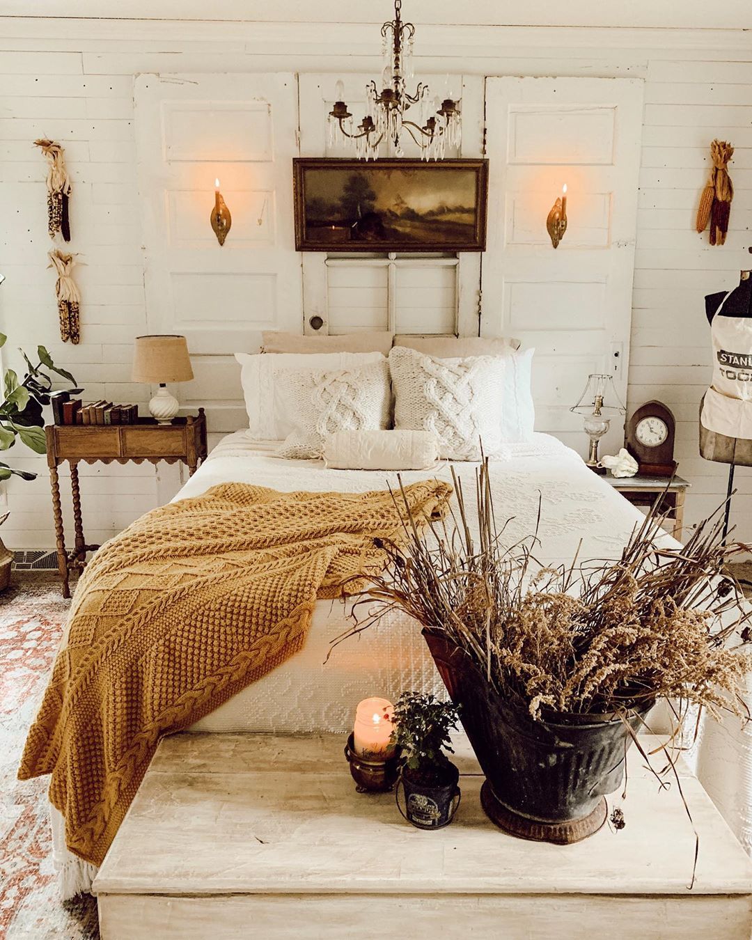 white vintage bedroom ideas