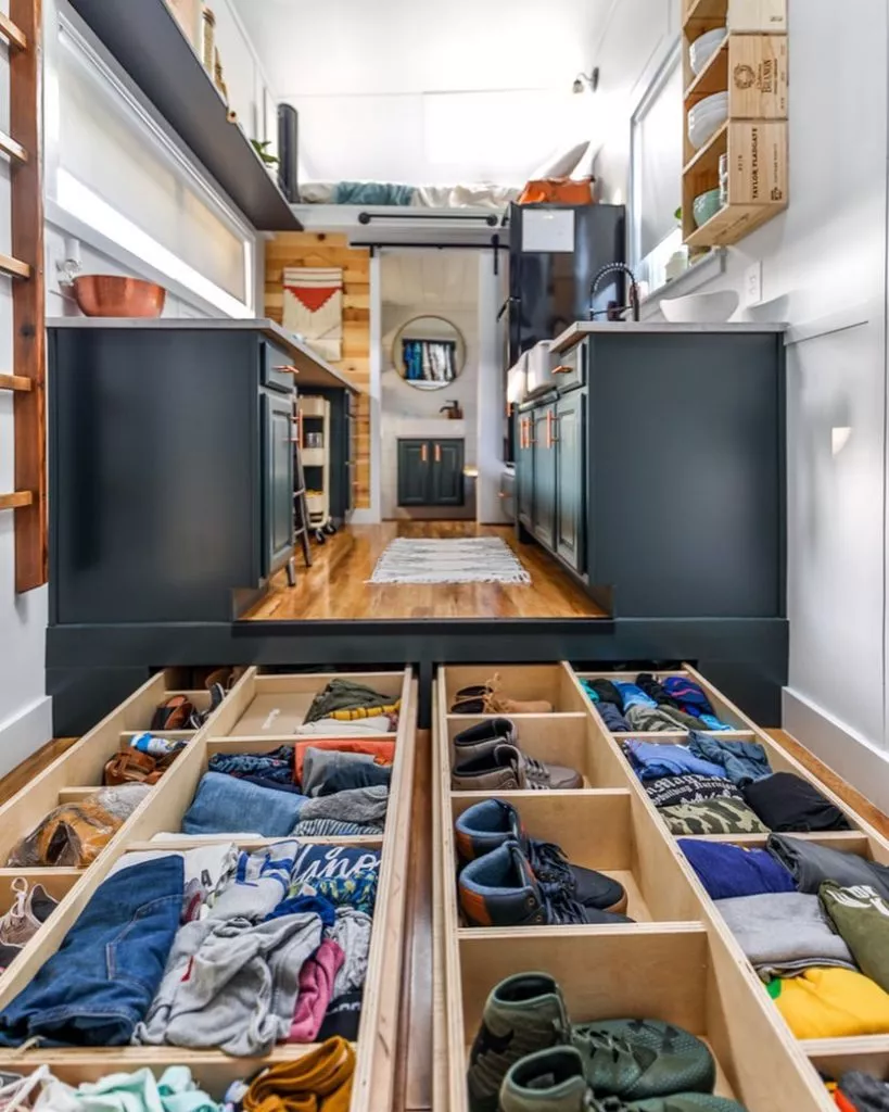10 DIY Kitchen Storage Ideas for Small Cabins