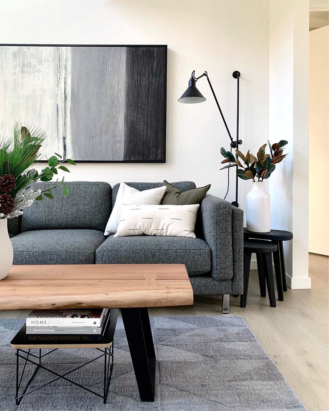 17 Minimalist Living Room Design Ideas | Extra Space Storage