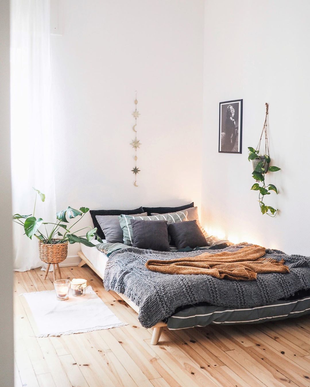 Warm Space Minimalist Bedroom Ideas 