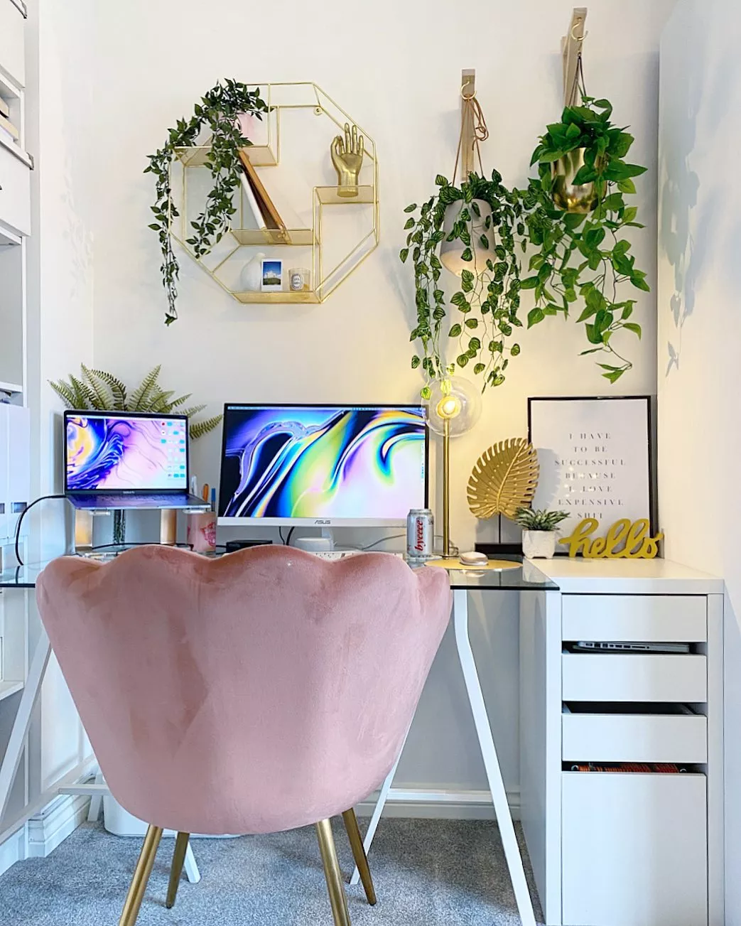 Creating the Best WFH Desk Setup for Success and Productivity
