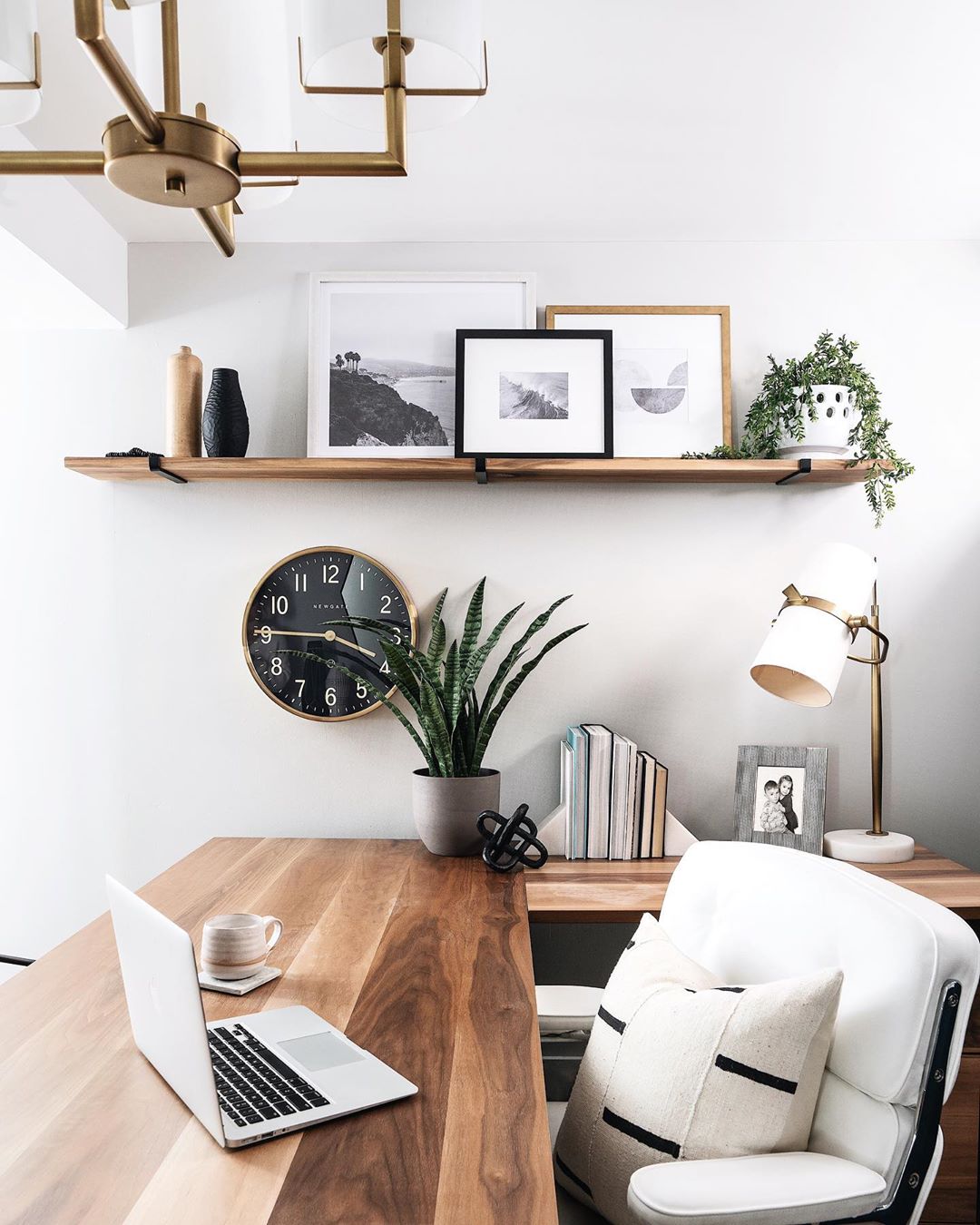 https://www.extraspace.com/blog/wp-content/uploads/2020/04/create-productive-work-from-home-office-shelves.jpg