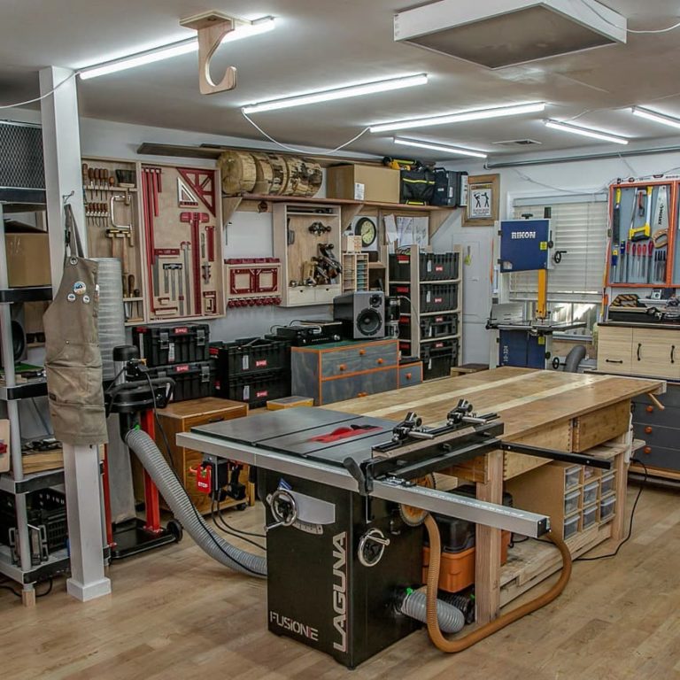 Man Cave Ideas: How to Set Up a Man Cave at Home | Extra Space Storage