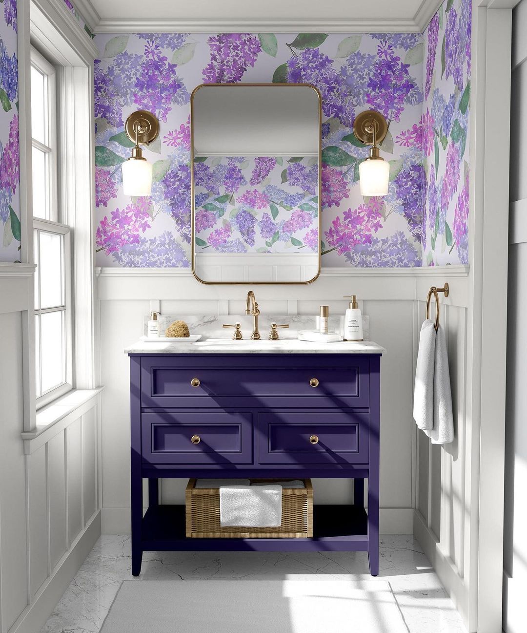 https://www.extraspace.com/blog/wp-content/uploads/2020/11/Ways-to-Go-Green-Bathroom-design-with-eco-friendly-wallpaper.jpg