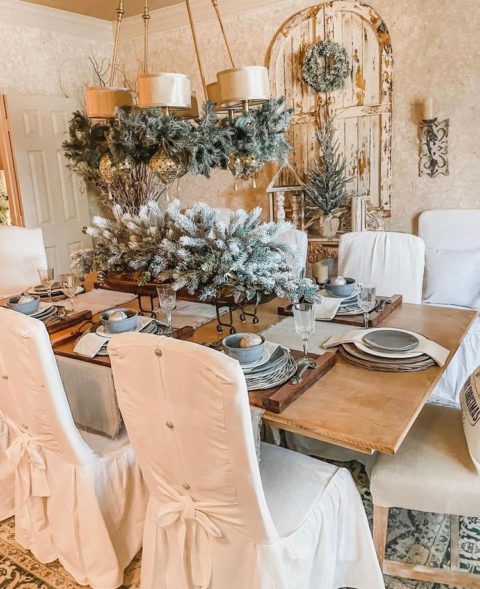 11 Ideas for Setting the Perfect Christmas Table | Extra Space Storage