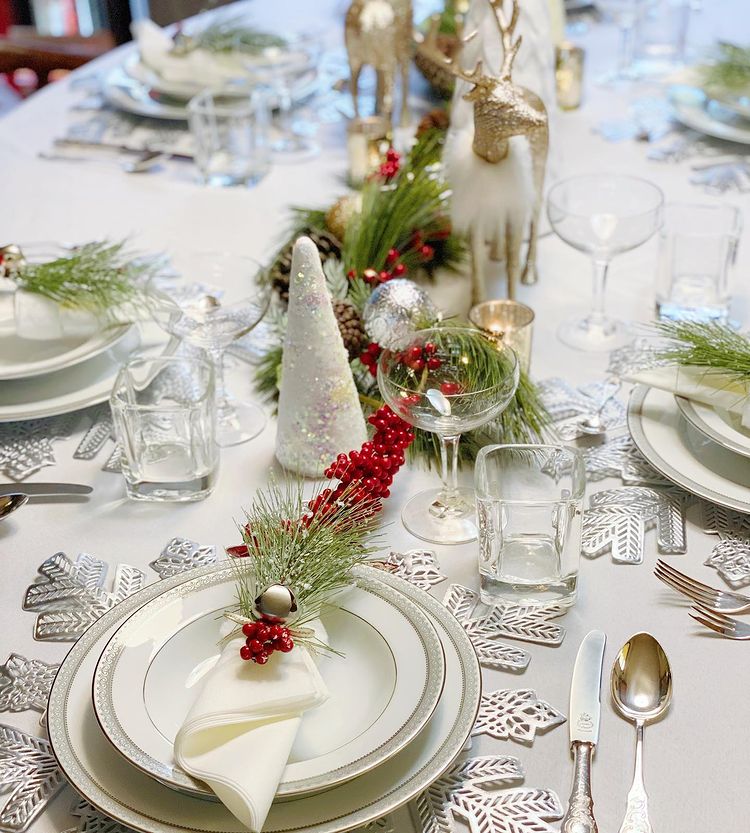 Christmas Table setting ideas to brighten your Holiday Parties