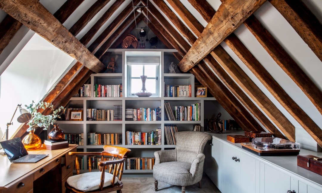 https://www.extraspace.com/blog/wp-content/uploads/2021/12/where-to-create-an-in-law-suite-attic.jpeg