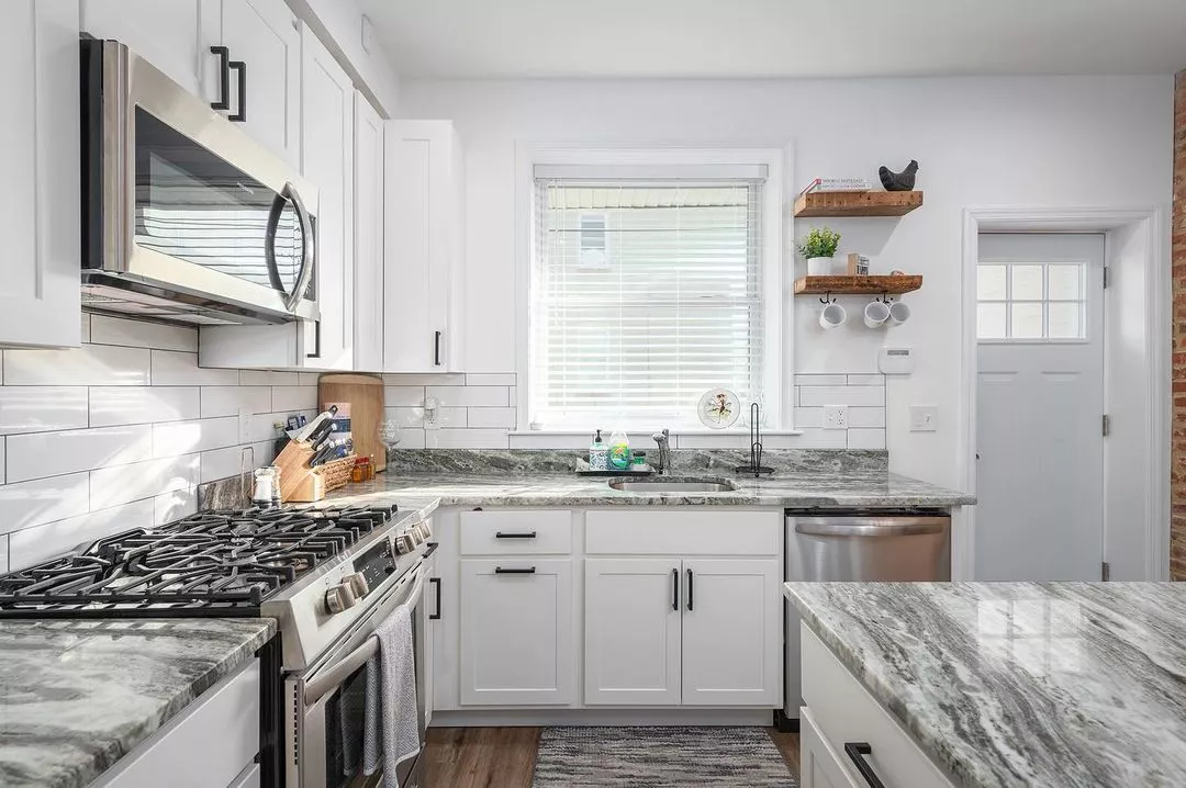 Drain Board built into a granite counter top in a White Trend Kitchen   Contemporary kitchen, Diy kitchen countertops, Country kitchen countertops