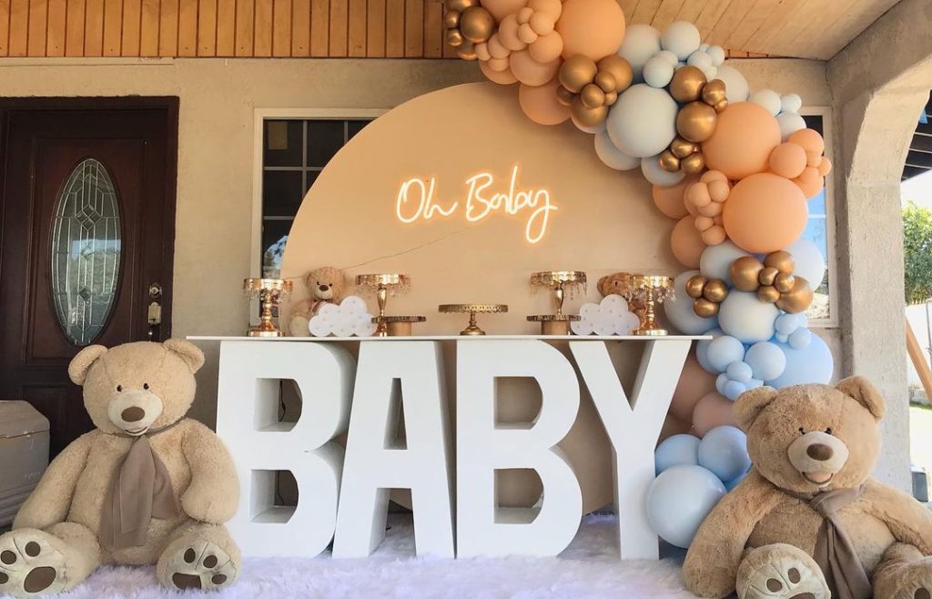 15 Tips for How to Plan a Baby Shower | Extra Space Storage