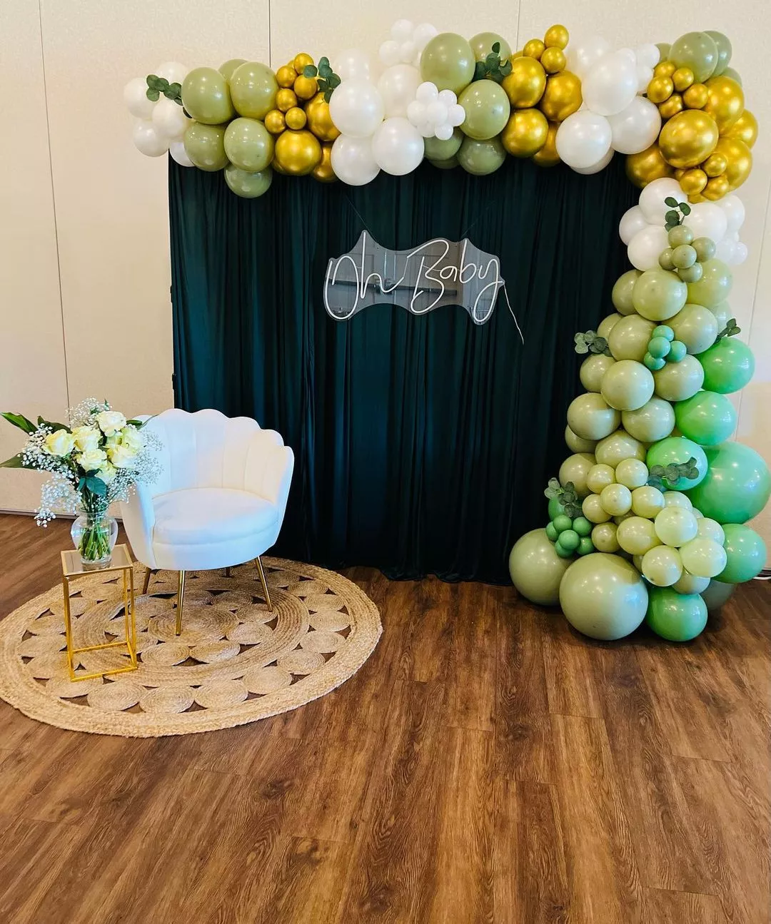 Neat and clean baby shower decoration