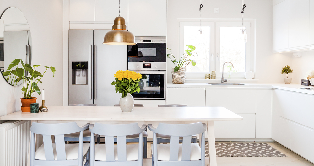 5 Simple Tips to Keep a White Kitchen Clean - Domestically Blissful